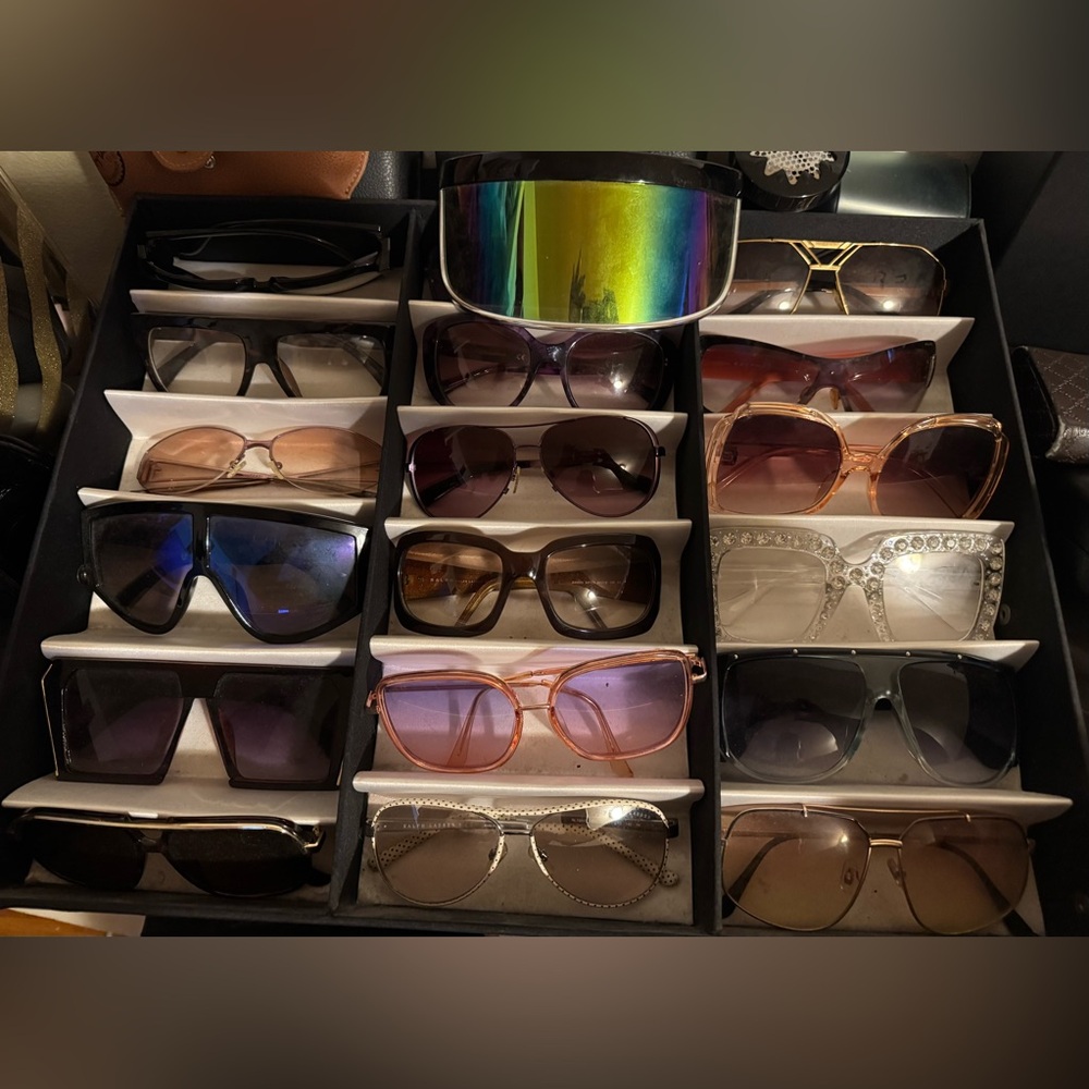 SUNGLASSES - Picture 2 of 2
